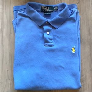 Short-sleeve polo shirt.